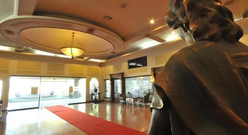 Queen Margarette Hotel