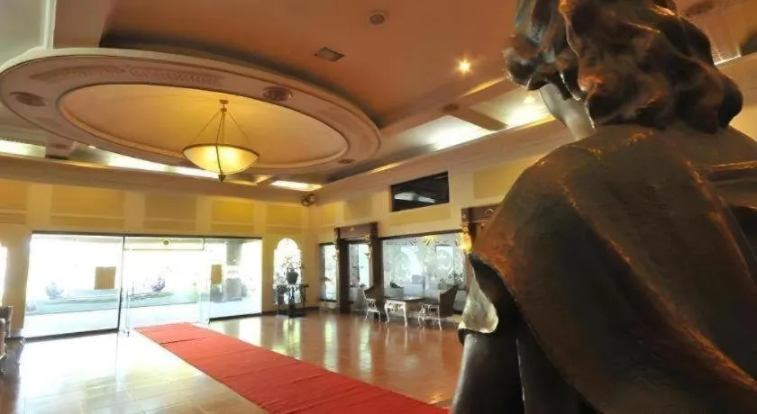 Queen Margarette Hotel