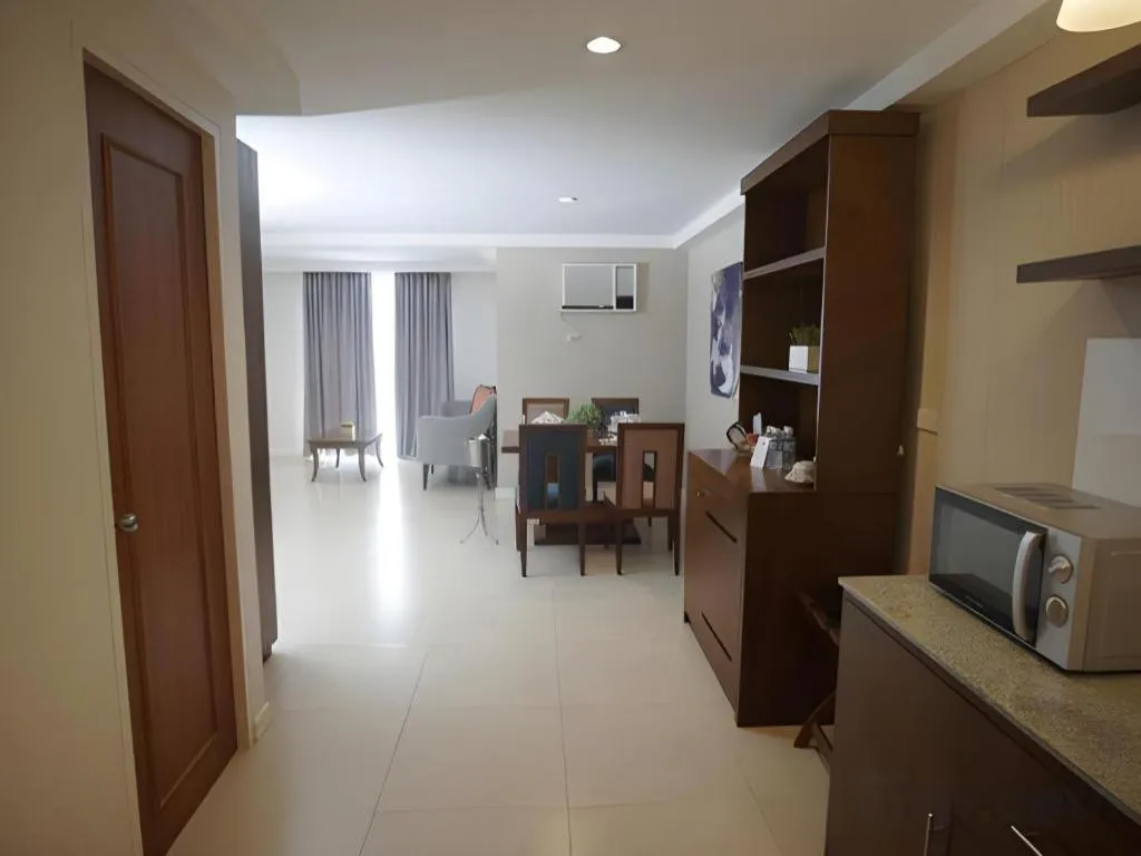 Queen Margarette Hotel