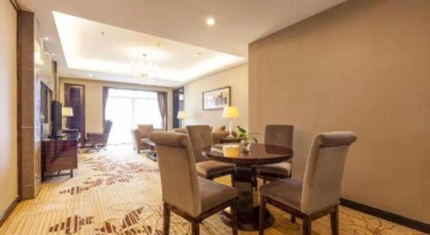 Country Garden Phoenix Hotel Yunfu