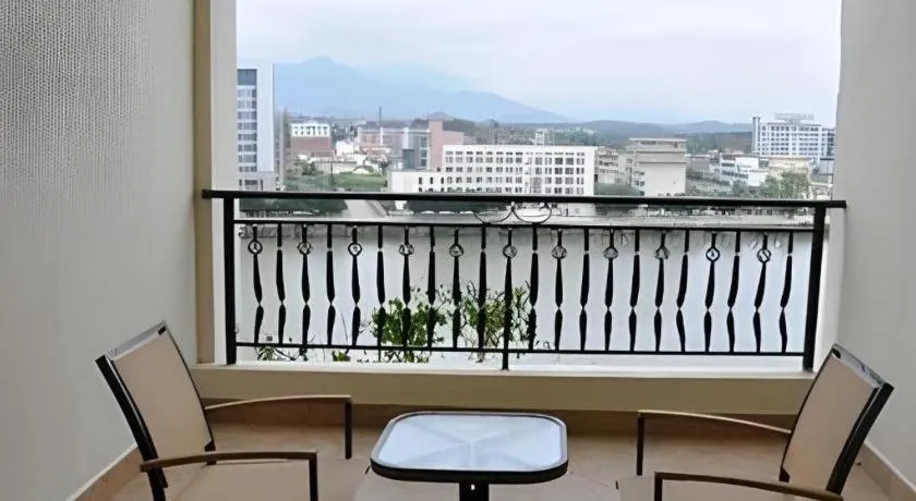 Country Garden Phoenix Hotel Yunfu