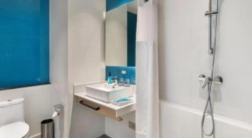 Holiday Inn Express Shenzhen North Station By IHG