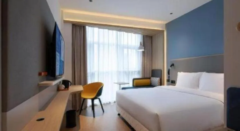 Bed in Holiday Inn Express Shenzhen North Station By IHG