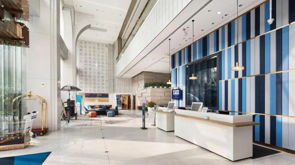 Holiday Inn Express Shenzhen North Station By IHG