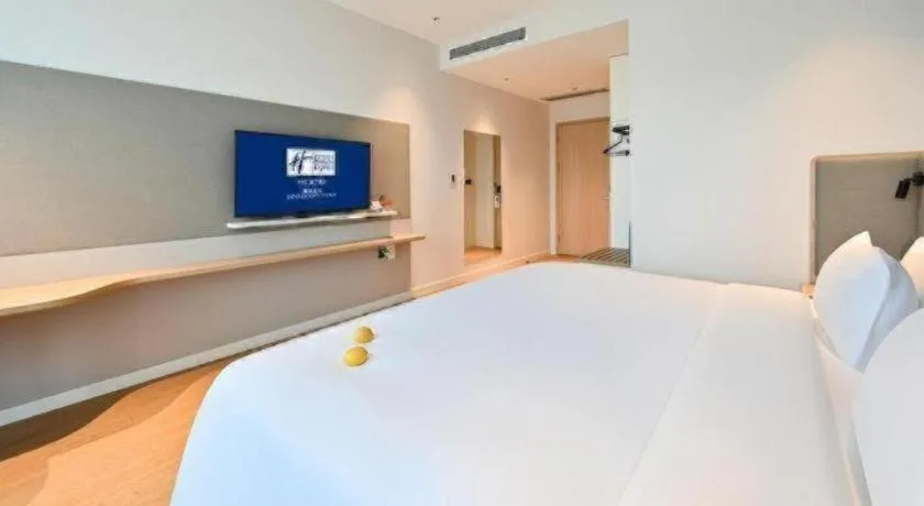 Bed in Holiday Inn Express Shenzhen North Station By IHG