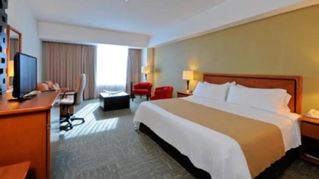 Bed in Holiday Inn Irapuato By IHG