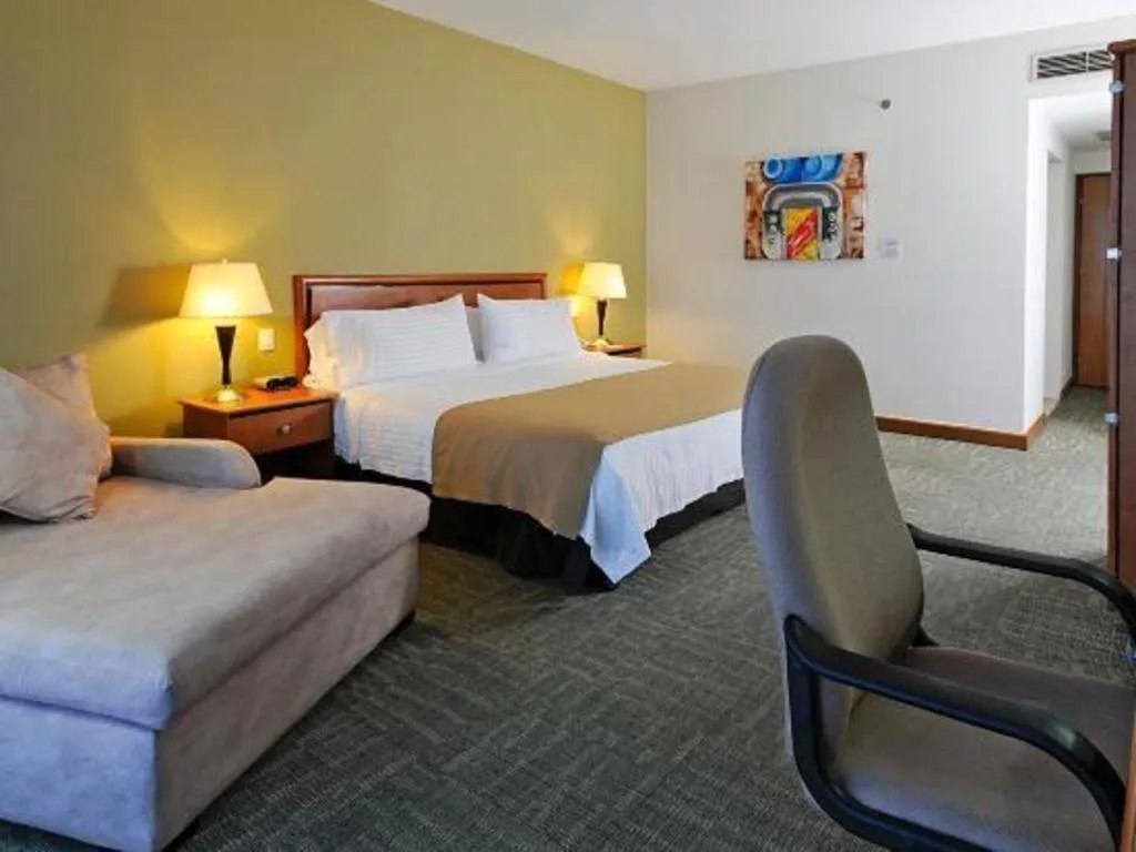 Bed in Holiday Inn Irapuato By IHG