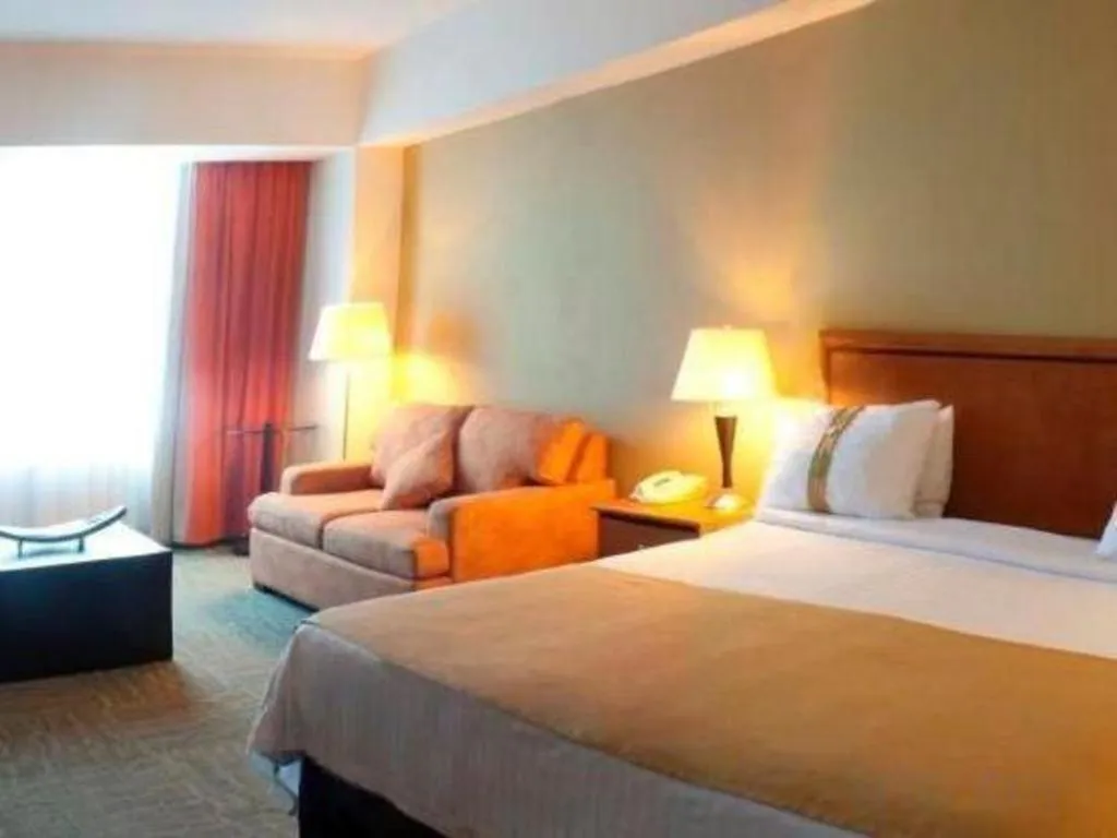 Bed in Holiday Inn Irapuato By IHG