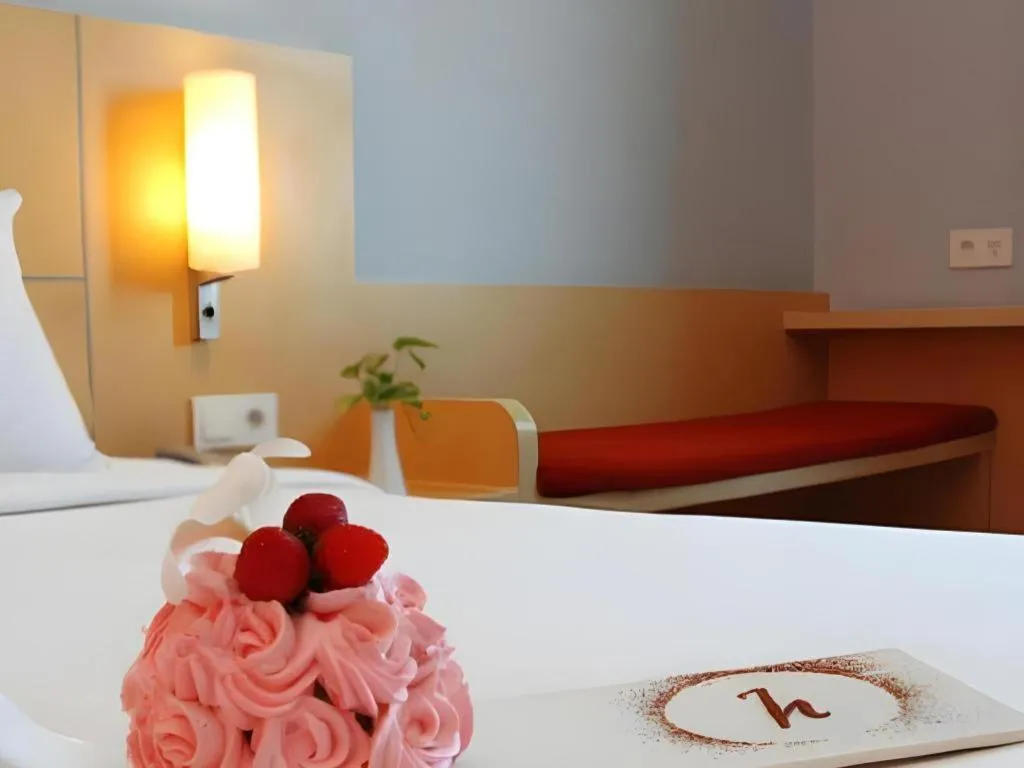 Bed in Hotel Horison Arcadia Heritage Surabaya