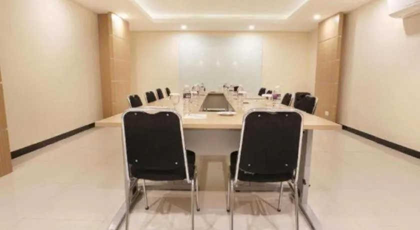 Nite and Day Batam Jodoh Square