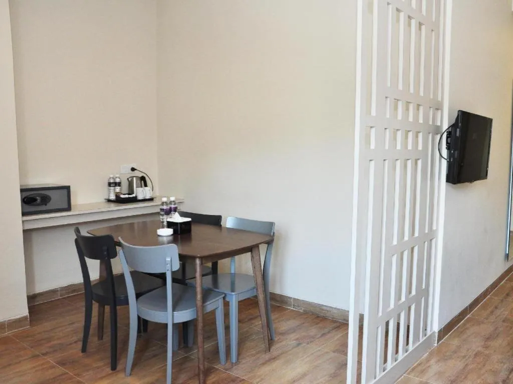 Nite and Day Batam Jodoh Square