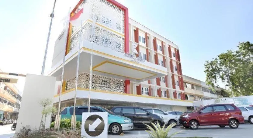 Nite and Day Batam Jodoh Square