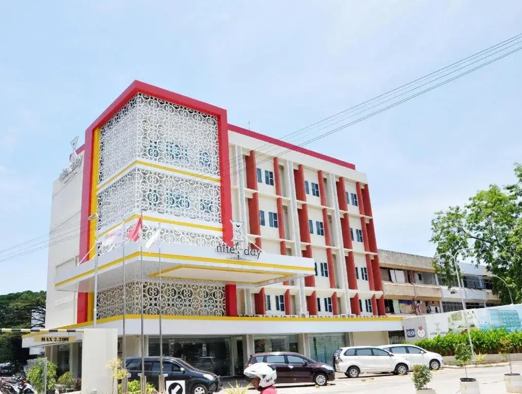 Nite and Day Batam Jodoh Square Nite and Day Batam Jodoh Square