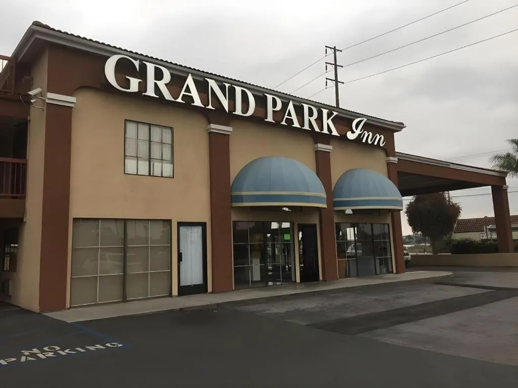 Grand Park Inn