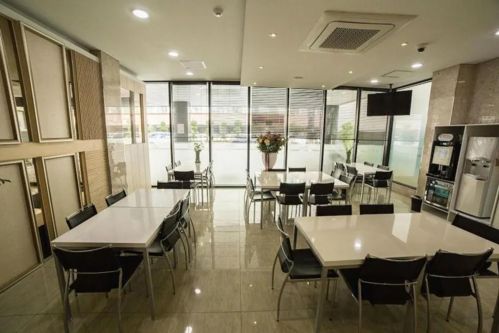 Reve Business Hotel Jeju