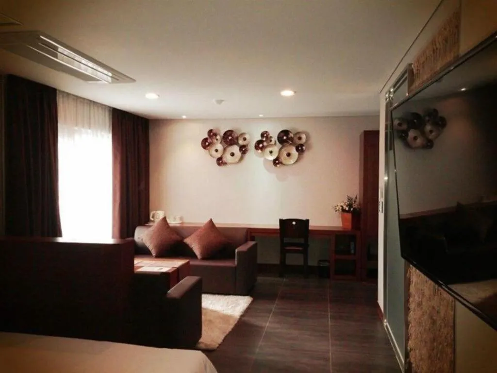Reve Business Hotel Jeju