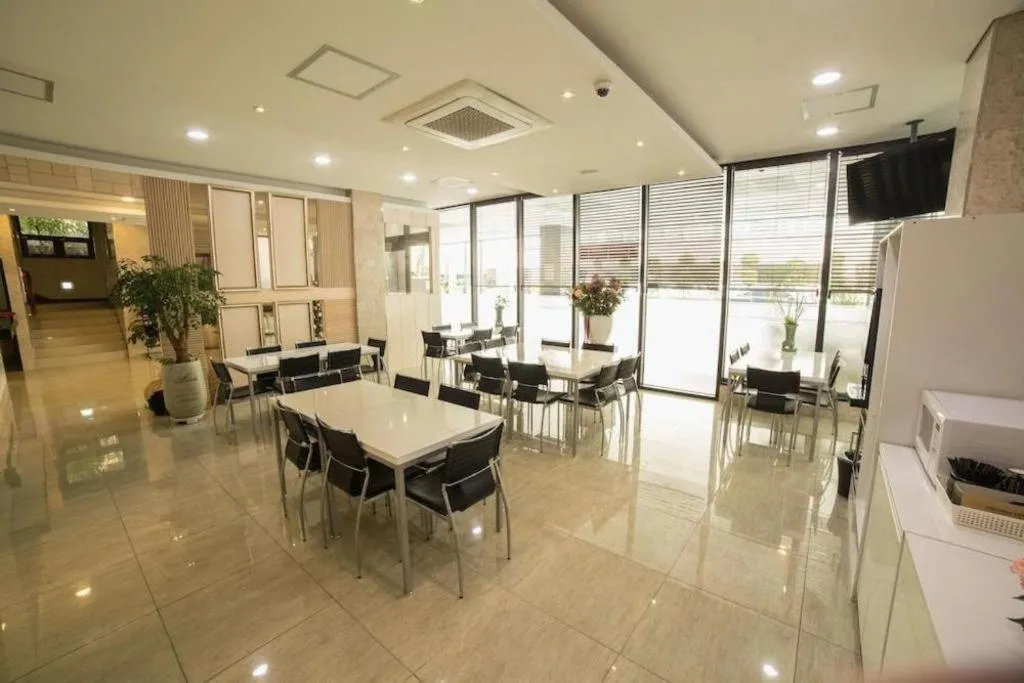 Reve Business Hotel Jeju