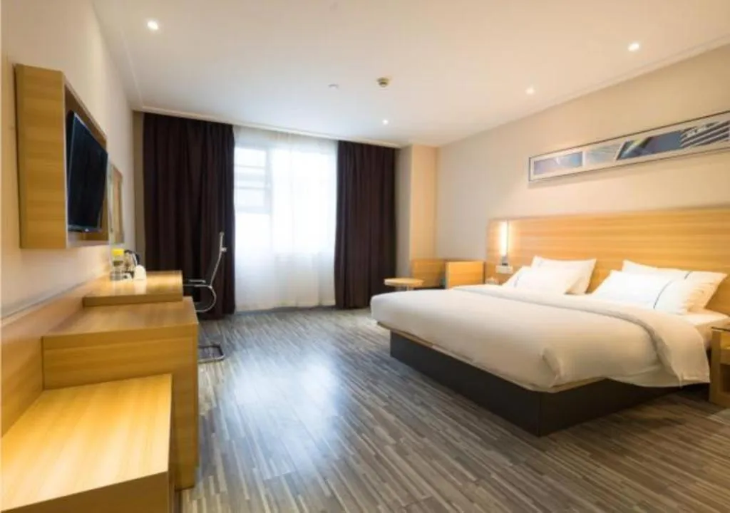 Bed in City Comfort Inn Wuhan High Speed Railway Station