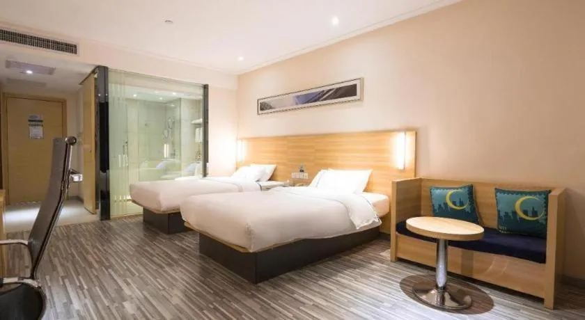 Bed in City Comfort Inn Wuhan High Speed Railway Station