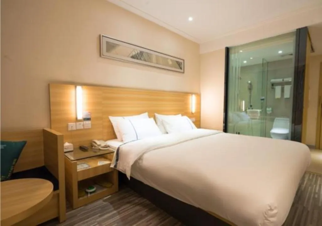 Bed in City Comfort Inn Wuhan High Speed Railway Station