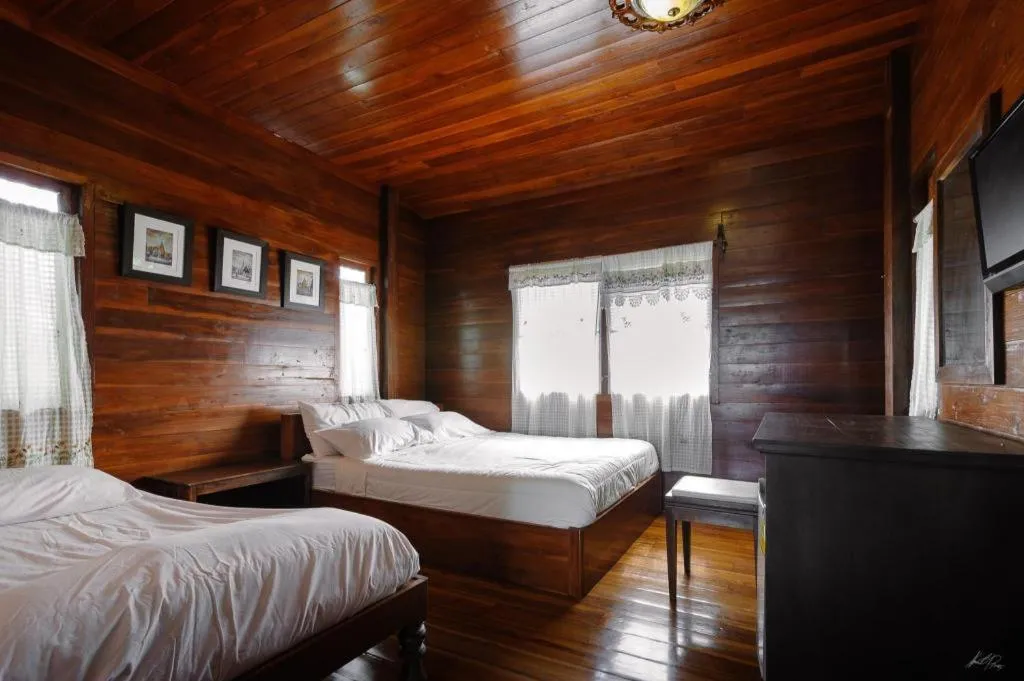 Bed in Huan Aumpron Resort