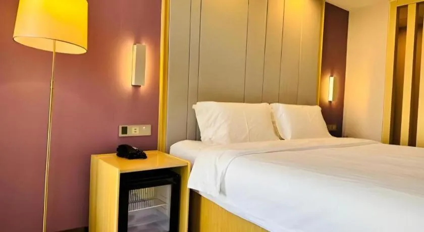 Bed in Lavande Hotels Tianjin Huaming Binhai International Airport