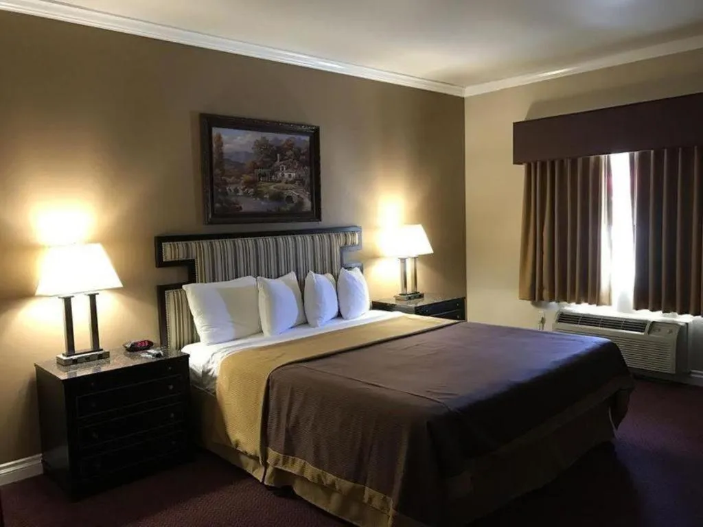 Bed in Hotel Saddleback