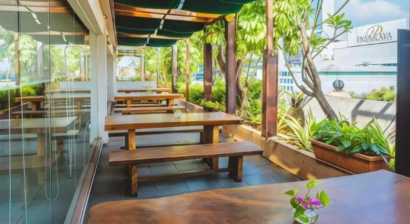 Hotel Urban Falatehan Blok M