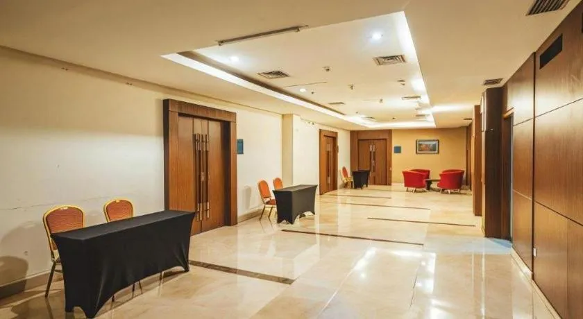 Hotel Urban Falatehan Blok M