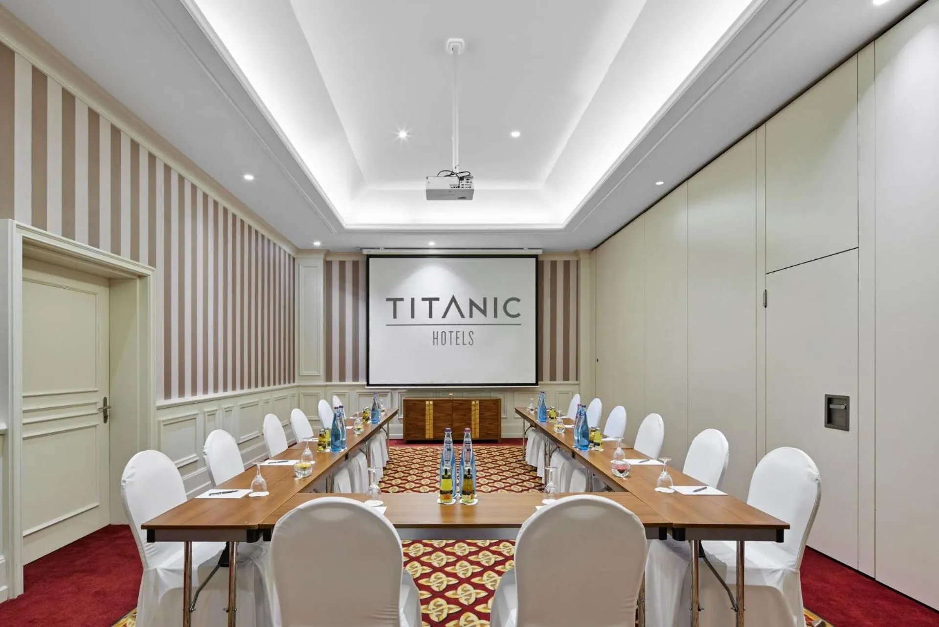 Meeting/conference room in TITANIC Gendarmenmarkt Berlin