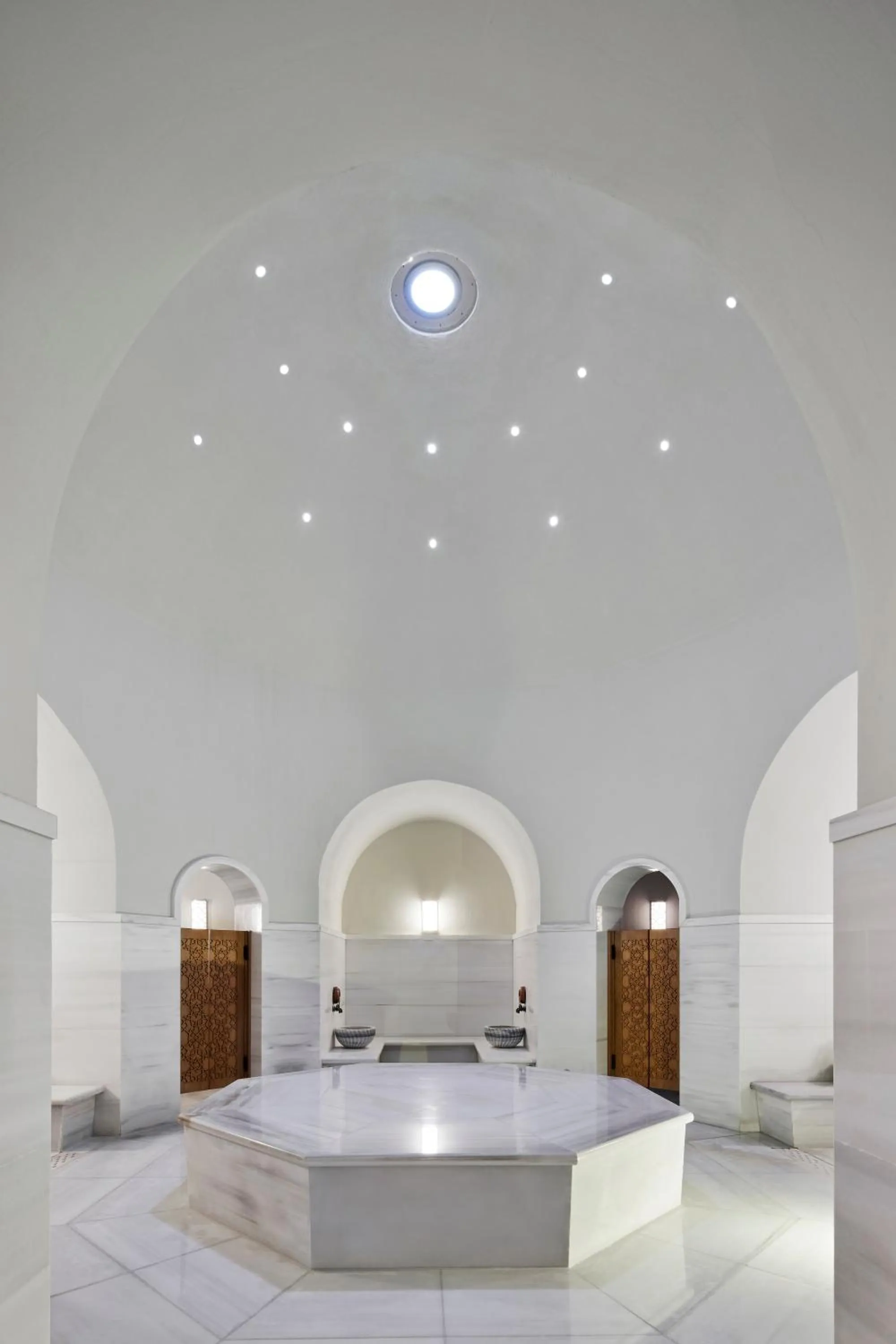 Public Bath in TITANIC Gendarmenmarkt Berlin