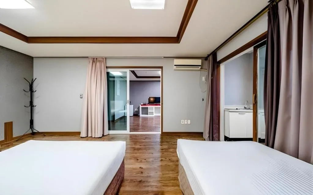 Bed in Woorim Hotel