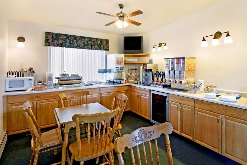 Travelodge by Wyndham Powell