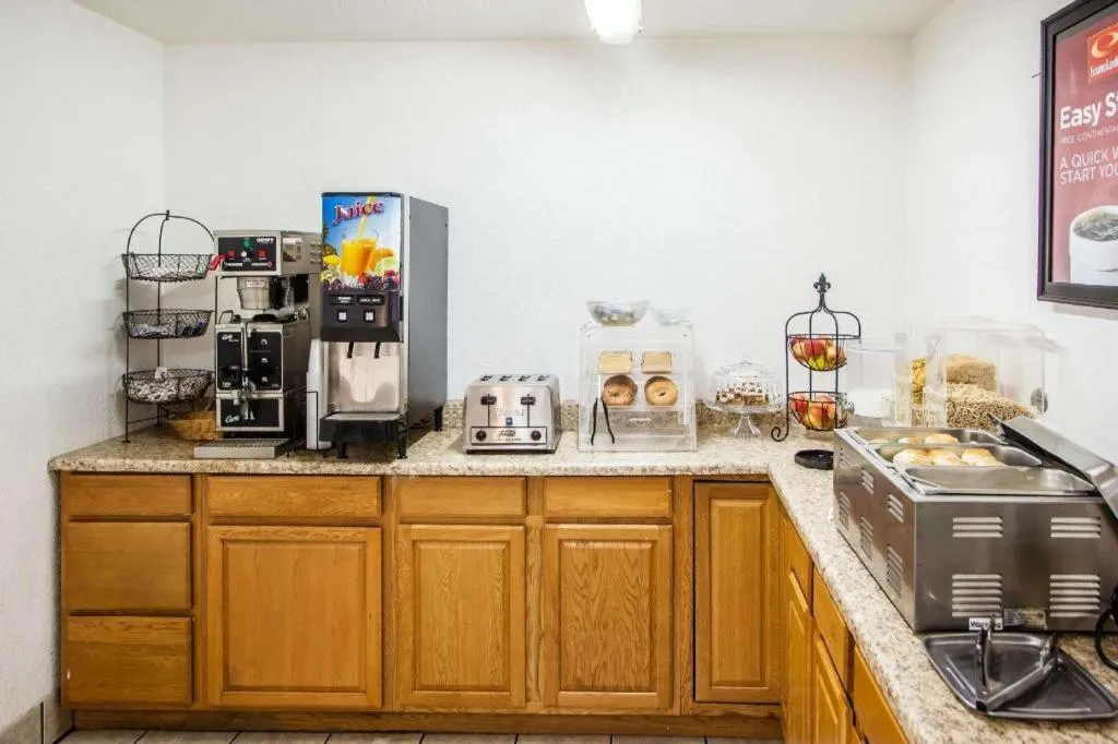 Econo Lodge Truman Inn