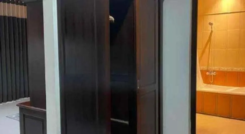 Yusro Hotel Restaurant & Convention