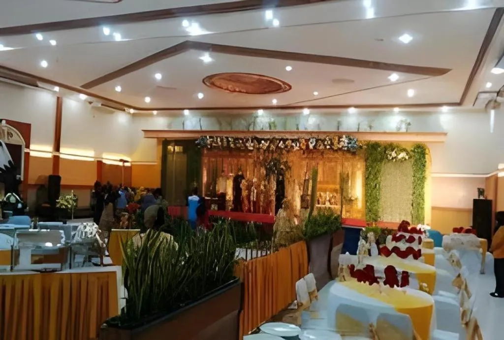 Yusro Hotel Restaurant & Convention