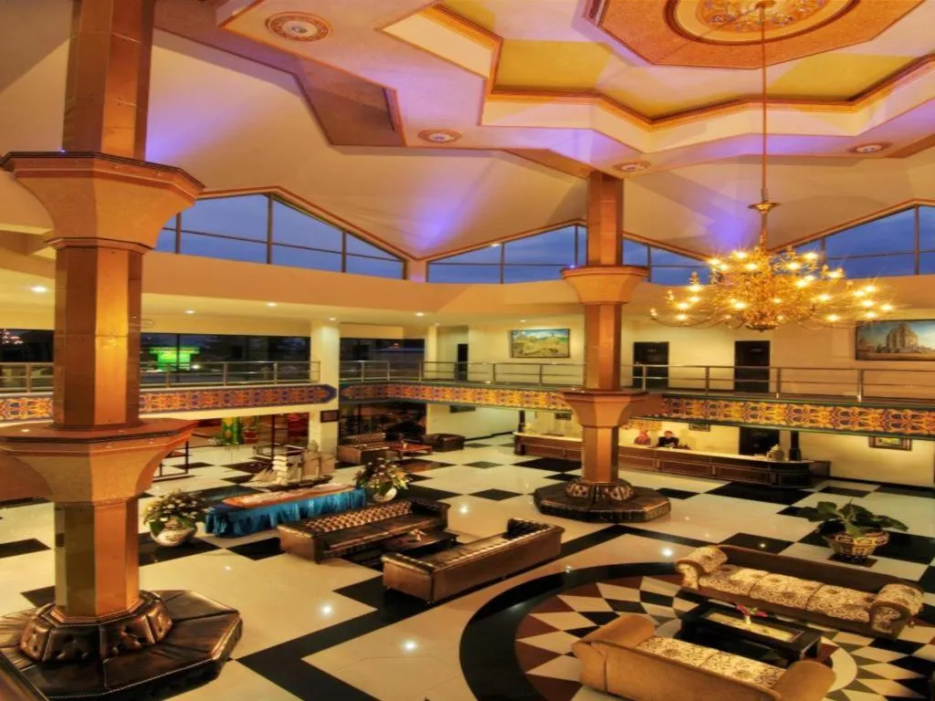 Yusro Hotel Restaurant & Convention