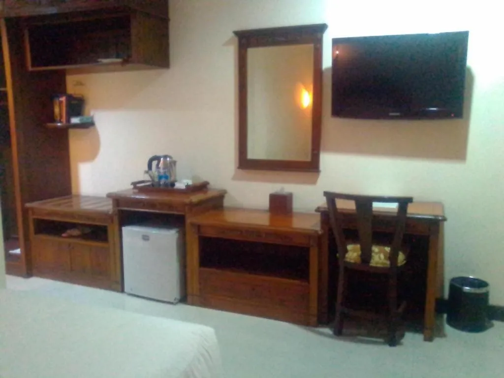 Yusro Hotel Restaurant & Convention