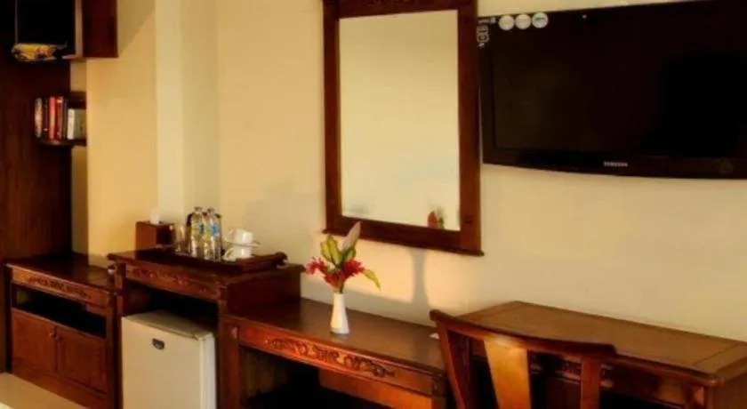 Yusro Hotel Restaurant & Convention