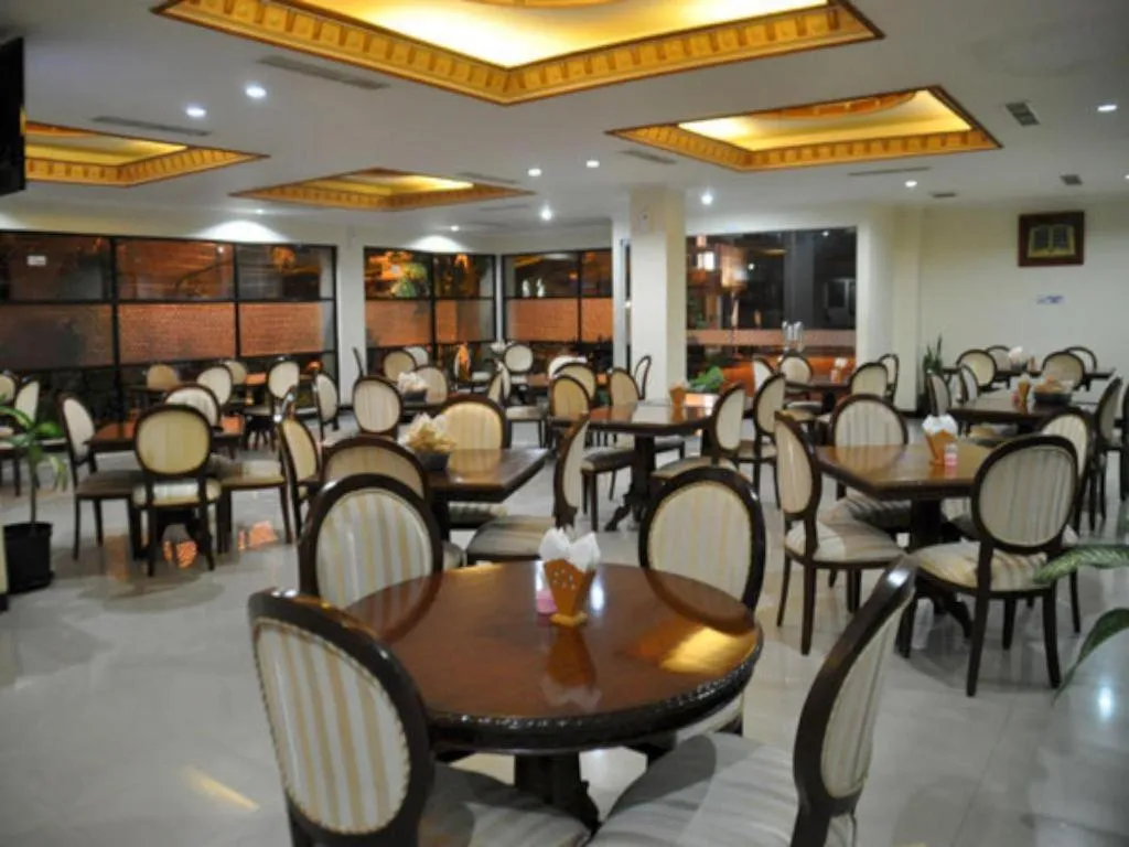 Yusro Hotel Restaurant & Convention