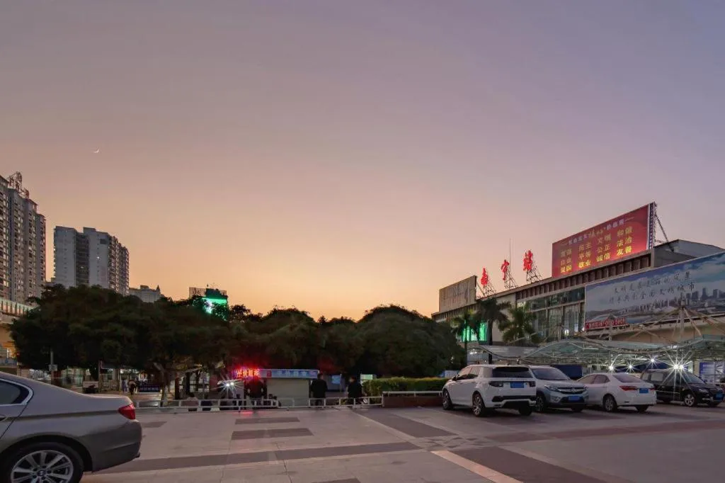 City Comfort Inn Nanning Normal University Mingxiu Metro Station