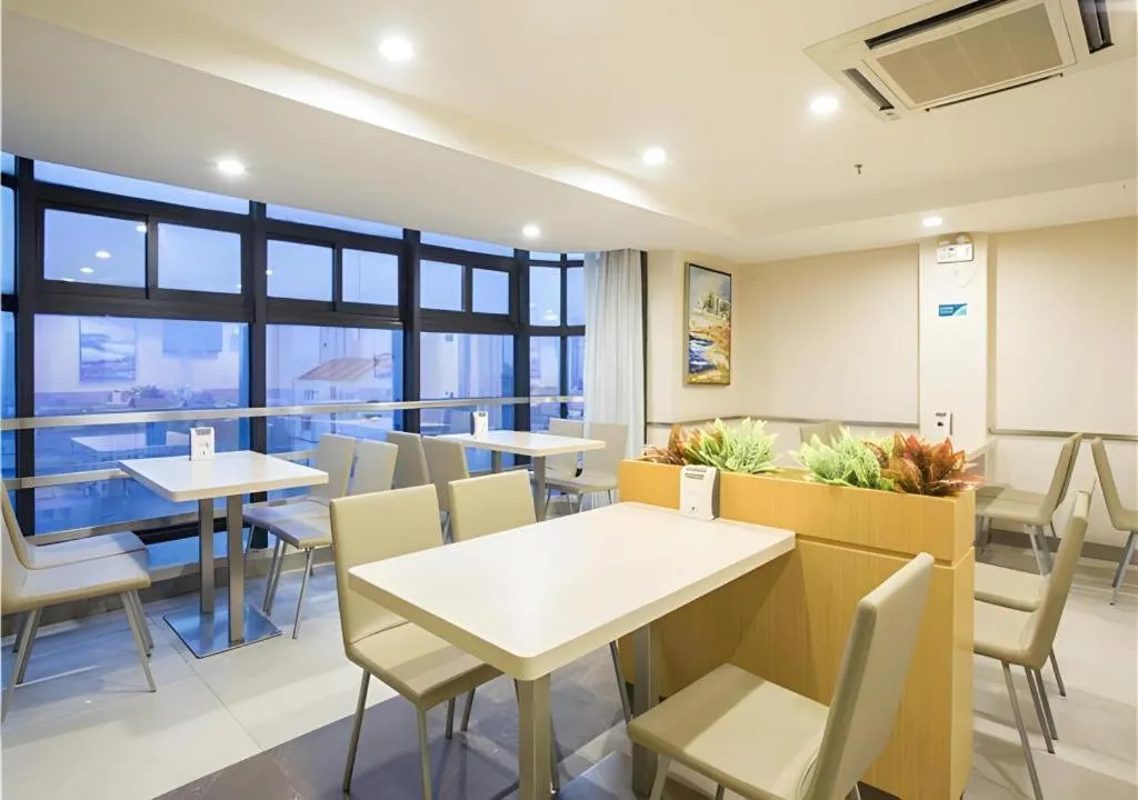 City Comfort Inn Nanning Normal University Mingxiu Metro Station