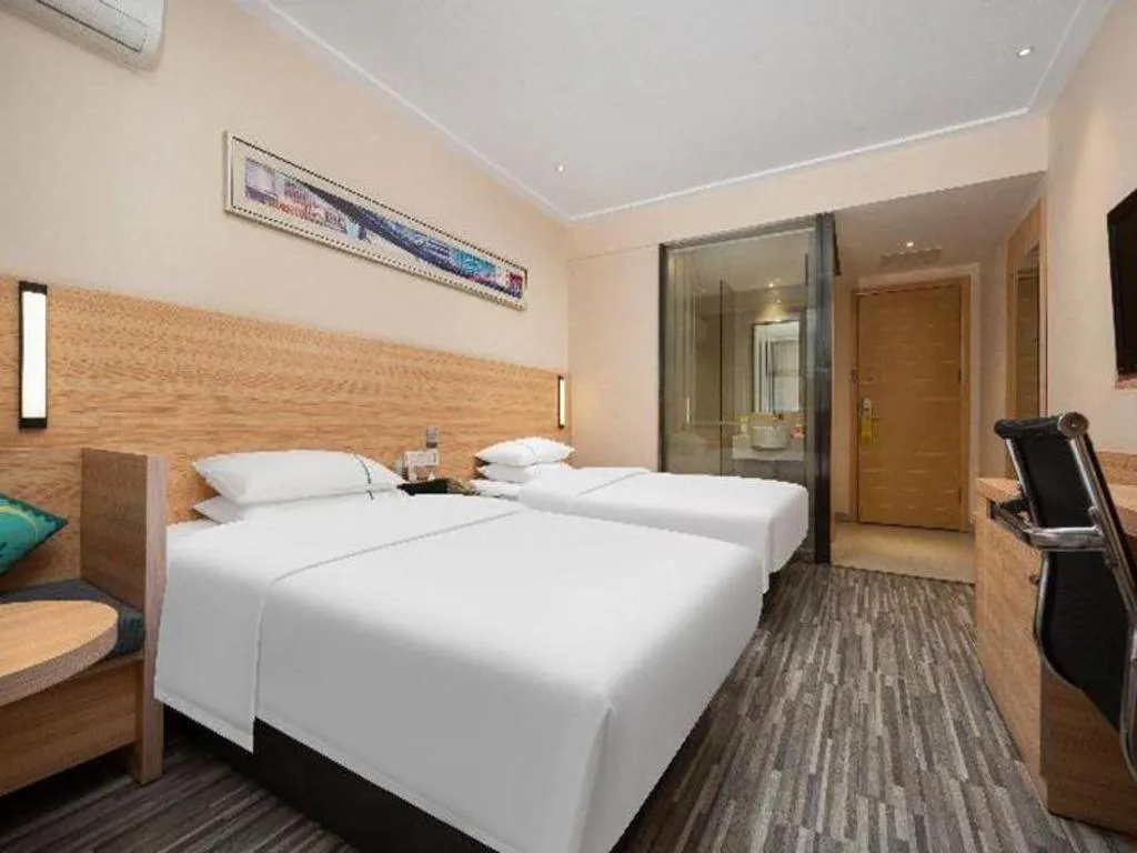 Bed in City Comfort Inn Zhuzhou Sports Center Red Star Macalline