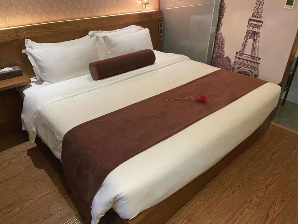 Bed in James Joyce Xi'an West Chang'an Ave University Twon