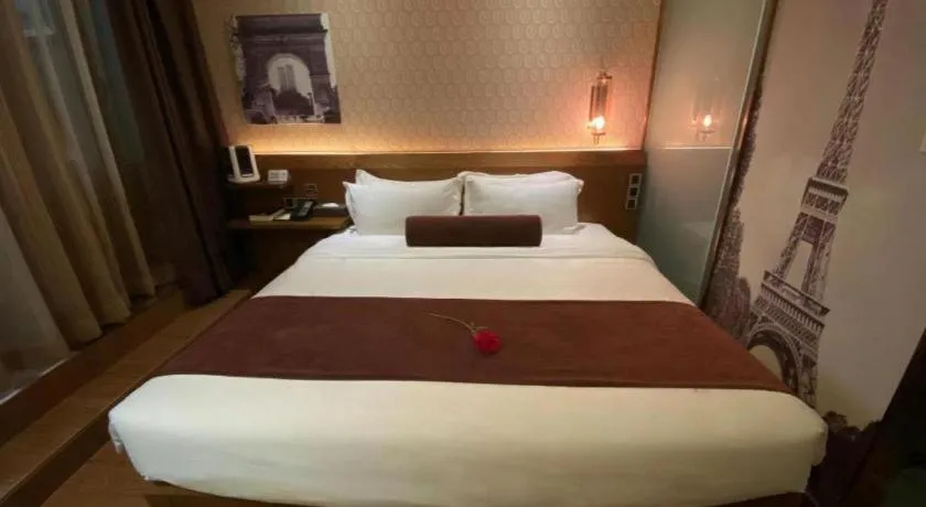 Bed in James Joyce Xi'an West Chang'an Ave University Twon