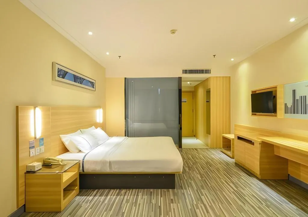 Bed in City Comfort Inn Jingzhou Ancient City Taiyue Road
