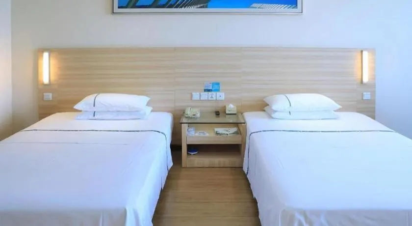 Bed in City Comfort Inn Jingzhou Ancient City Taiyue Road