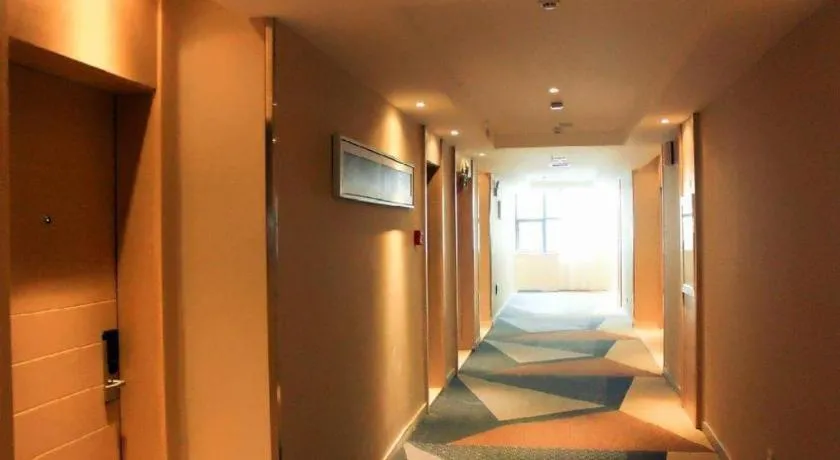 Bed in City Comfort Inn Jingzhou Ancient City Taiyue Road