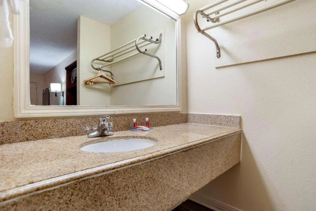 Econo Lodge Pearl - Jackson