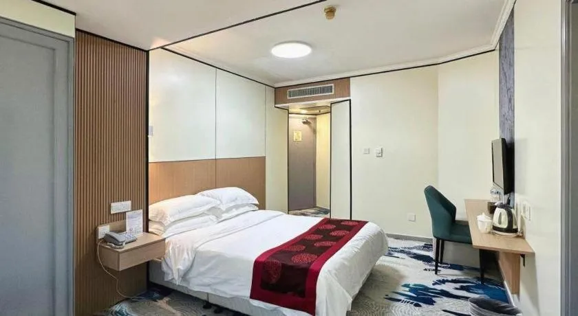 Bed in Dalian Bohai Pearl Hotel